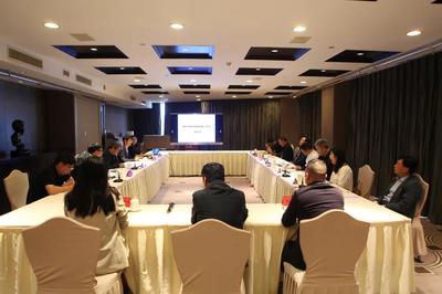 共謀發(fā)展新篇章 我縣與清華藝科創(chuàng)新院共商陶瓷琉璃琺華產(chǎn)業(yè)與旅游開(kāi)發(fā)新藍(lán)圖